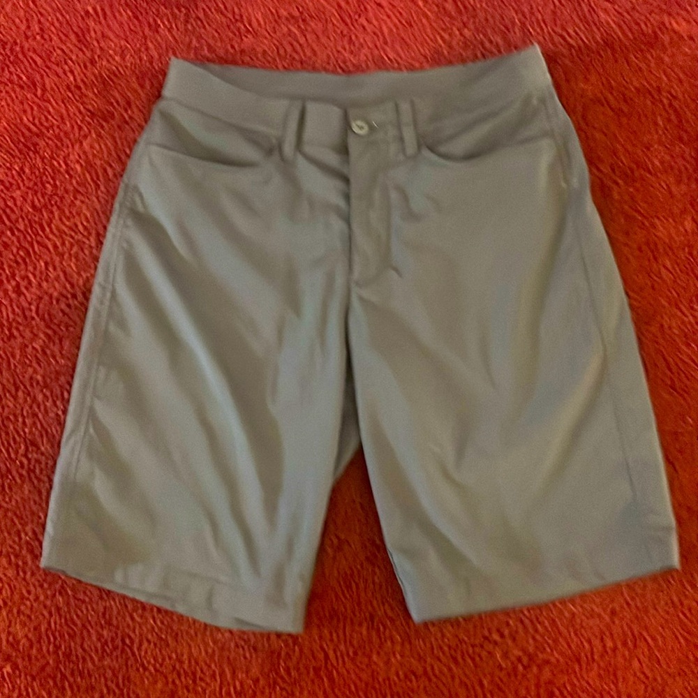 UA golf shorts